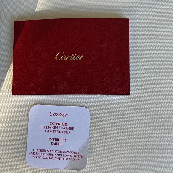 Gorgeous, grey, Cartier hand bag. Exterior is in calf skin and lamb skin fur - Picture 4 of 11